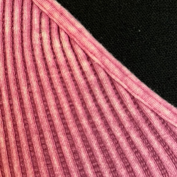 crop top - Picture 2 of 2